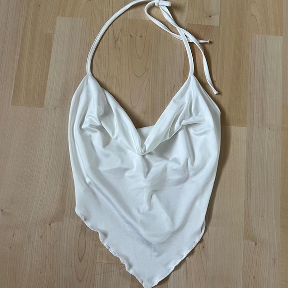 Y2k style crop halter - Picture 2 of 3
